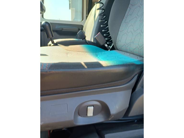 FORD - CARGO 1119 - 2019/2019 - Branca - R$ 273.000,00