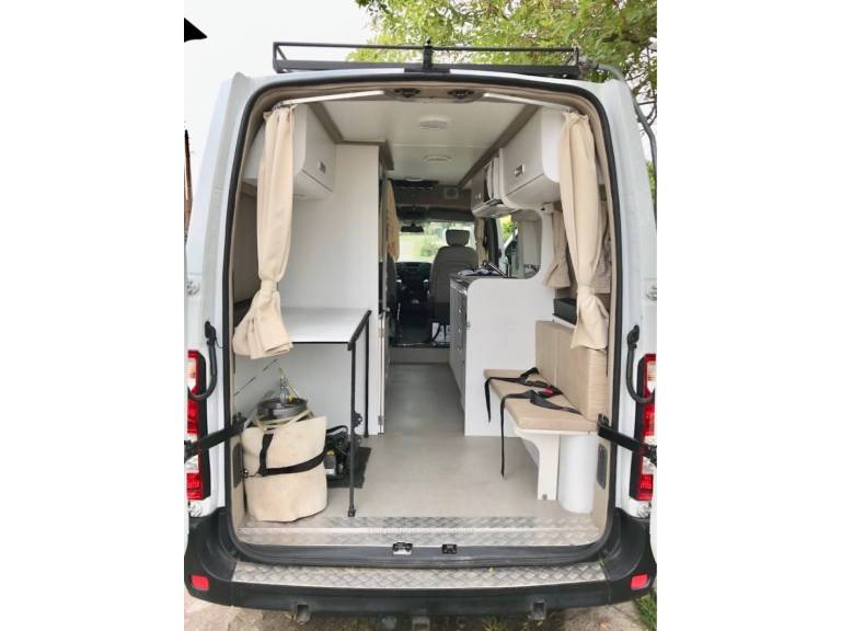 RENAULT - MASTER - 2015/2015 - Branca - R$ 290.000,00