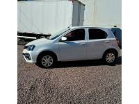 TOYOTA - ETIOS - 2019/2019 - Branca - R$ 72.800,00