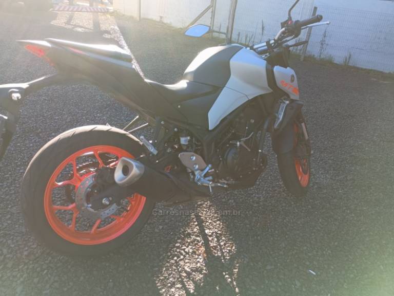 YAMAHA - MT - 2021/2021 - Cinza - R$ 26.000,00