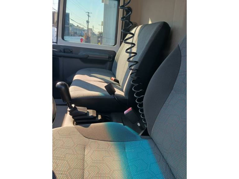 FORD - CARGO 1119 - 2019/2019 - Branca - R$ 273.000,00