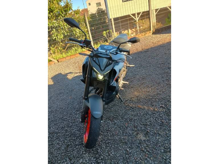 YAMAHA - MT - 2021/2021 - Cinza - R$ 26.000,00