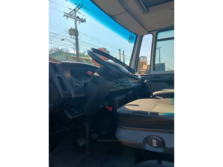 FORD - CARGO 1119 - 2019/2019 - Branca - R$ 273.000,00