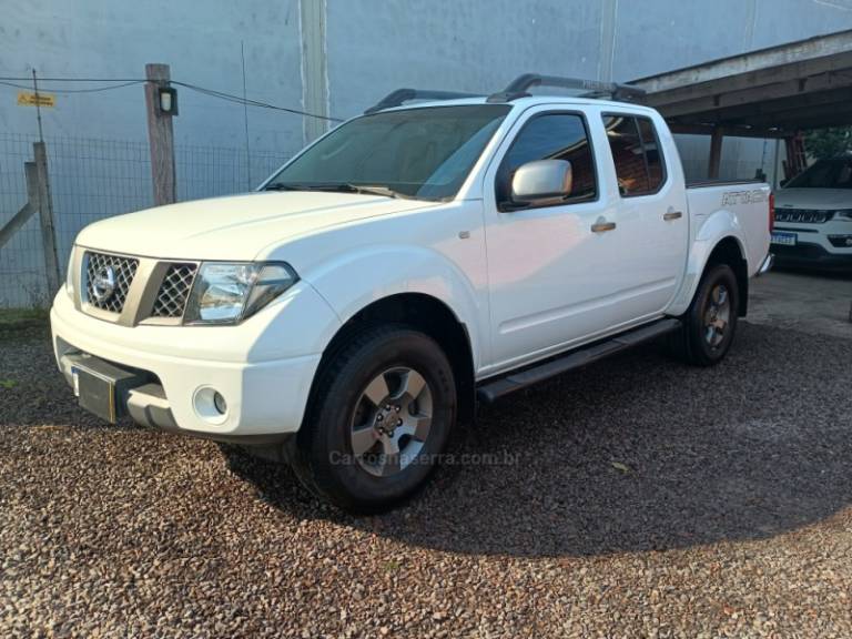 NISSAN - FRONTIER - 2013/2013 - Branca - R$ 95.000,00