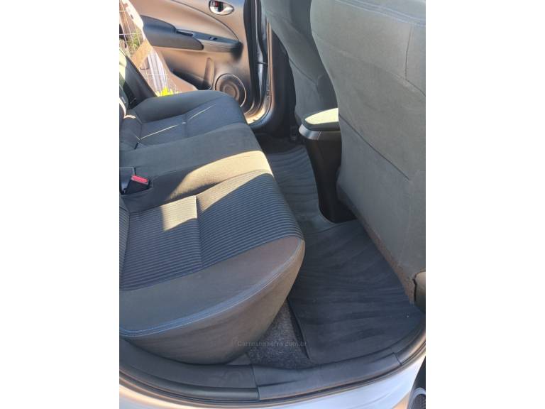 TOYOTA - YARIS - 2019/2019 - Prata - R$ 74.900,00