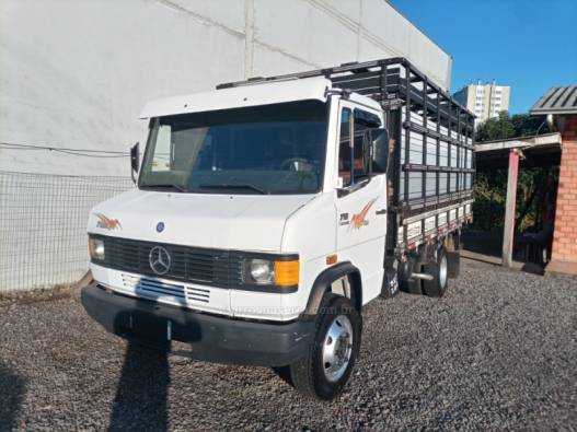 MERCEDES-BENZ - 710 PLUS - 1999/1999 - Branca - R$ 130.000,00